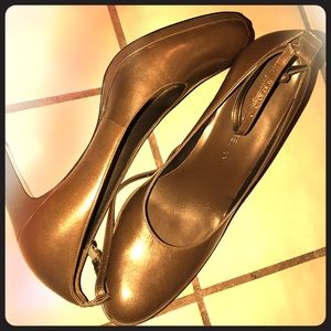 Gold Olive Antonio Melani!